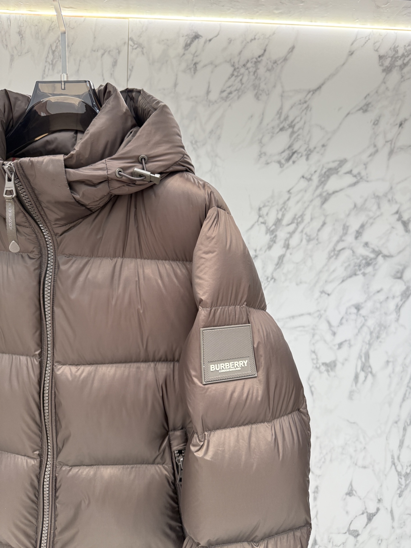 バーバリー「Burberry」秋冬ファッションフード付きダウンジャケット