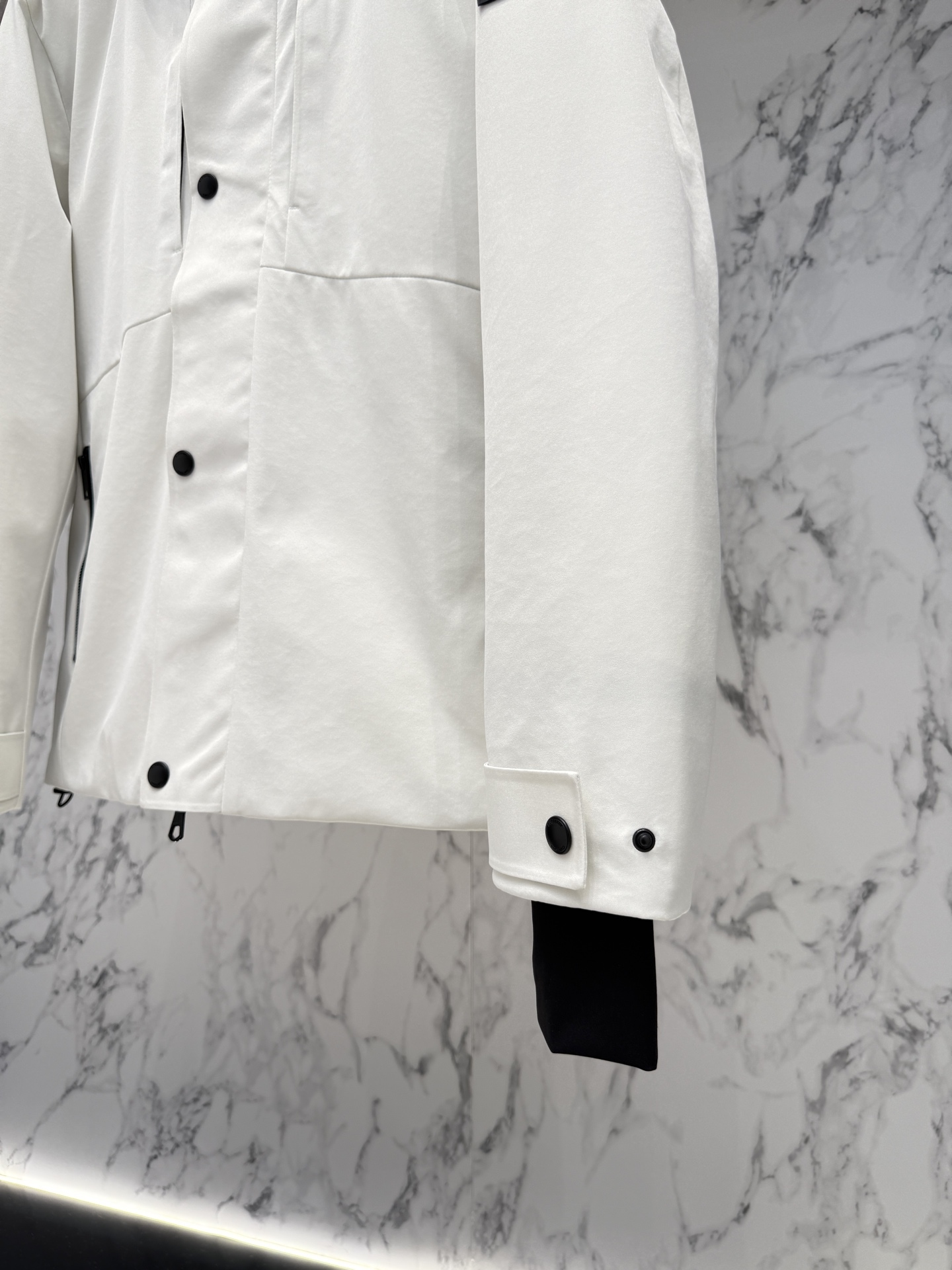 バーバリー「Burberry」秋冬フード付き防寒ダウンジャケット