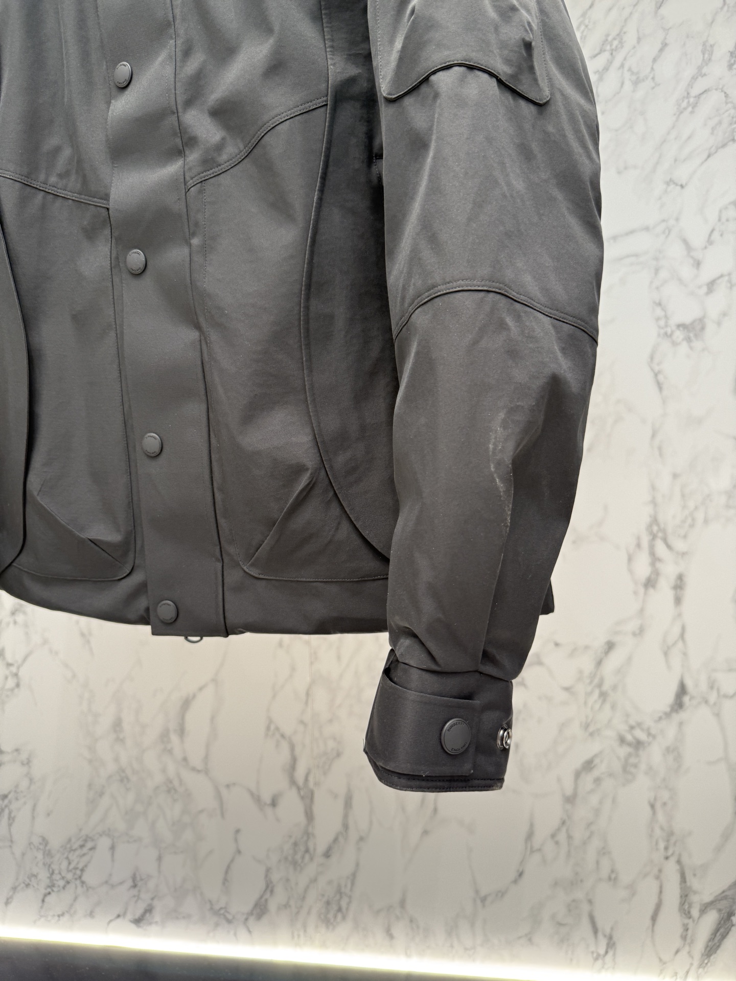 バーバリー「Burberry」スタイリッシュな保温ダウンフード