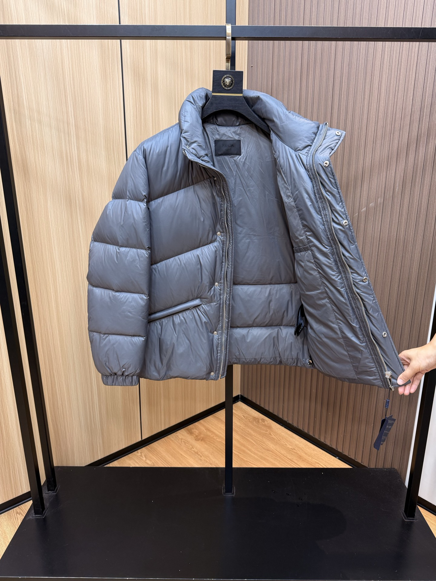 プラダ「Prada」秋冬ファッションスタンドカラーダウンジャケット