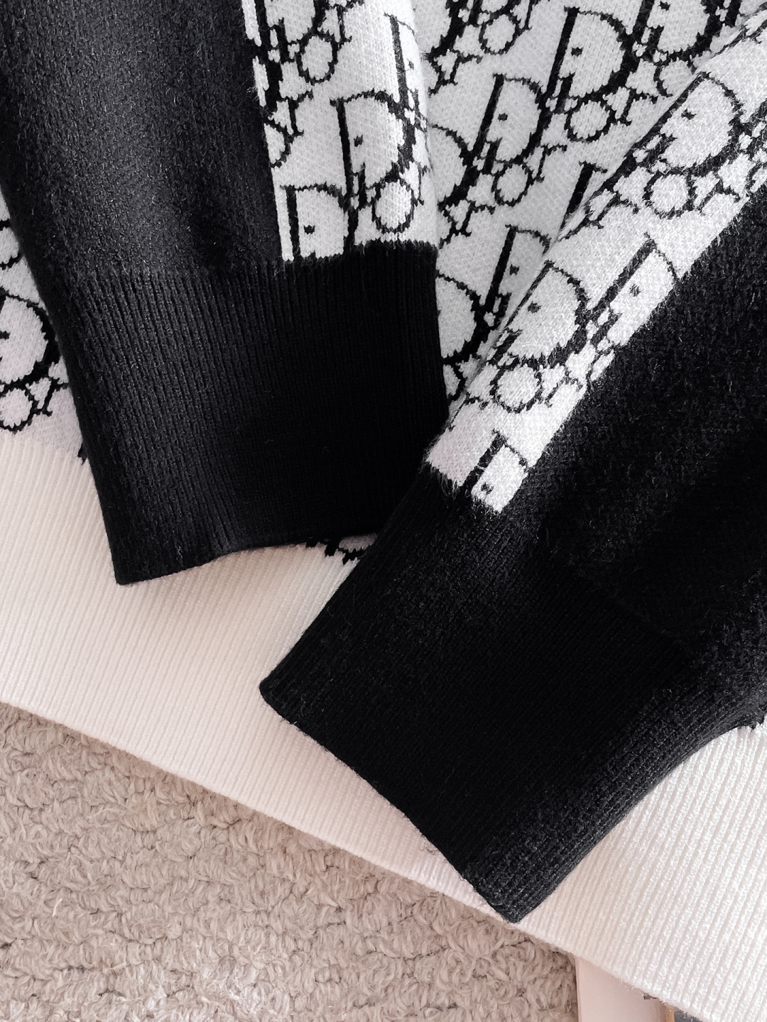 ディオール「Dior」秋冬新作ニットクルーネックセーター