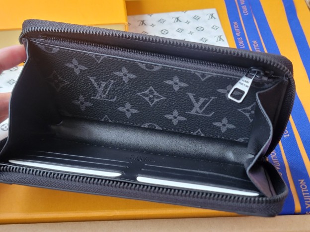 ルイ・ヴィトン「Louis Vuitton」TRUNK ラジッパー式長財布