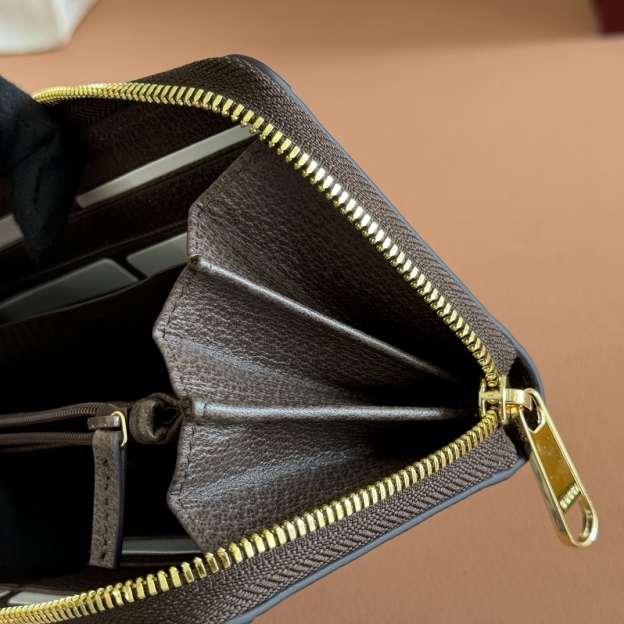 グッチ「Gucci」Ophidiaシリーズジッパーウォレット
