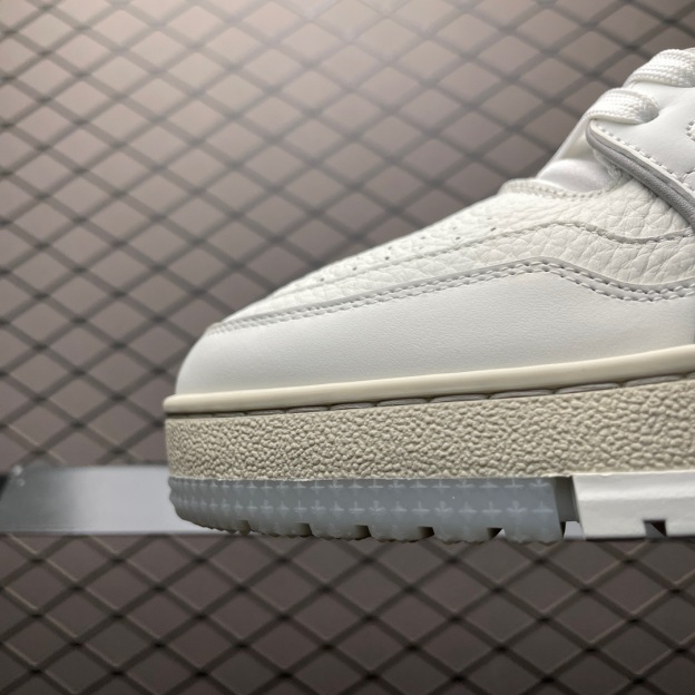 「コラボモデル」Louis Vuitton x Trainer ローカットスニーカー