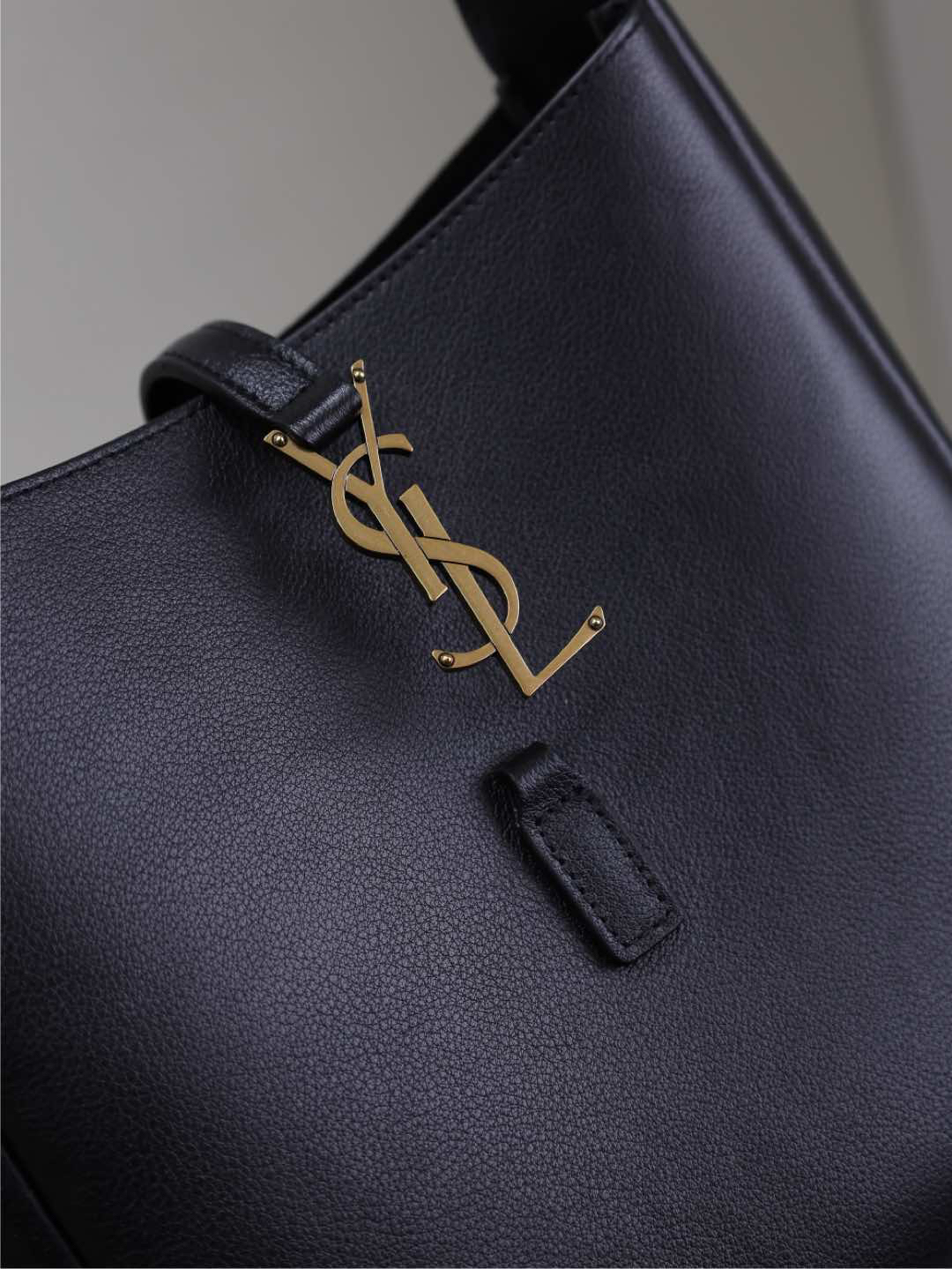 2026サンローラン「Saint Laurent LE 5 À 7 プティ スプレ グレインドレザー ショルダーバッグ
