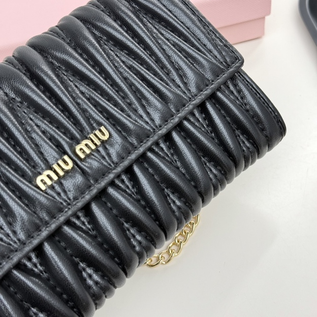 ミュウミュウ「Miu Miu」ミュウミュウ マテラッセ ラムスキン コンパクトウォレット 9886 / 二つ折り財布