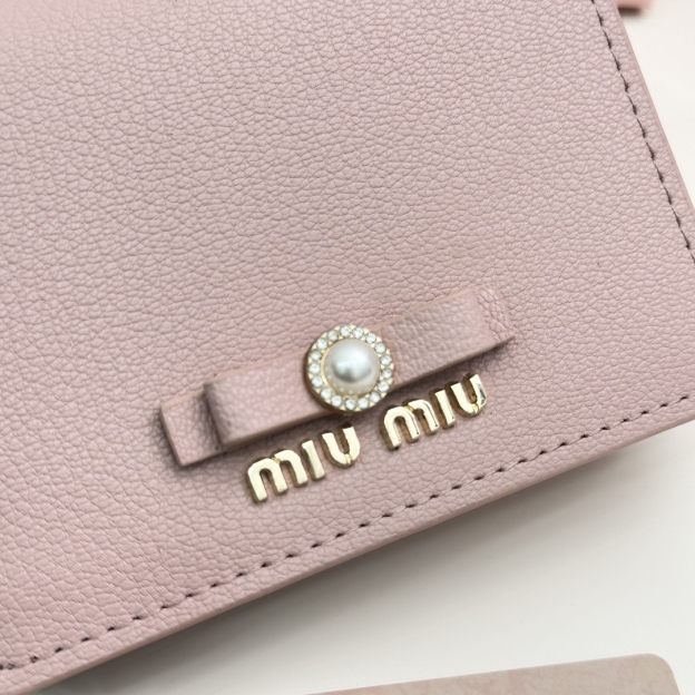 ミュウミュウ「Miu Miu」ミュウミュウ カーフスキン マルチウォレット 5236 / 二つ折り財布