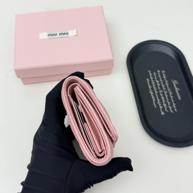 ミュウミュウ「Miu Miu」ミュウミュウ マテラッセ ラムスキン コンパクトバッグ 791 / ショルダーバッグ