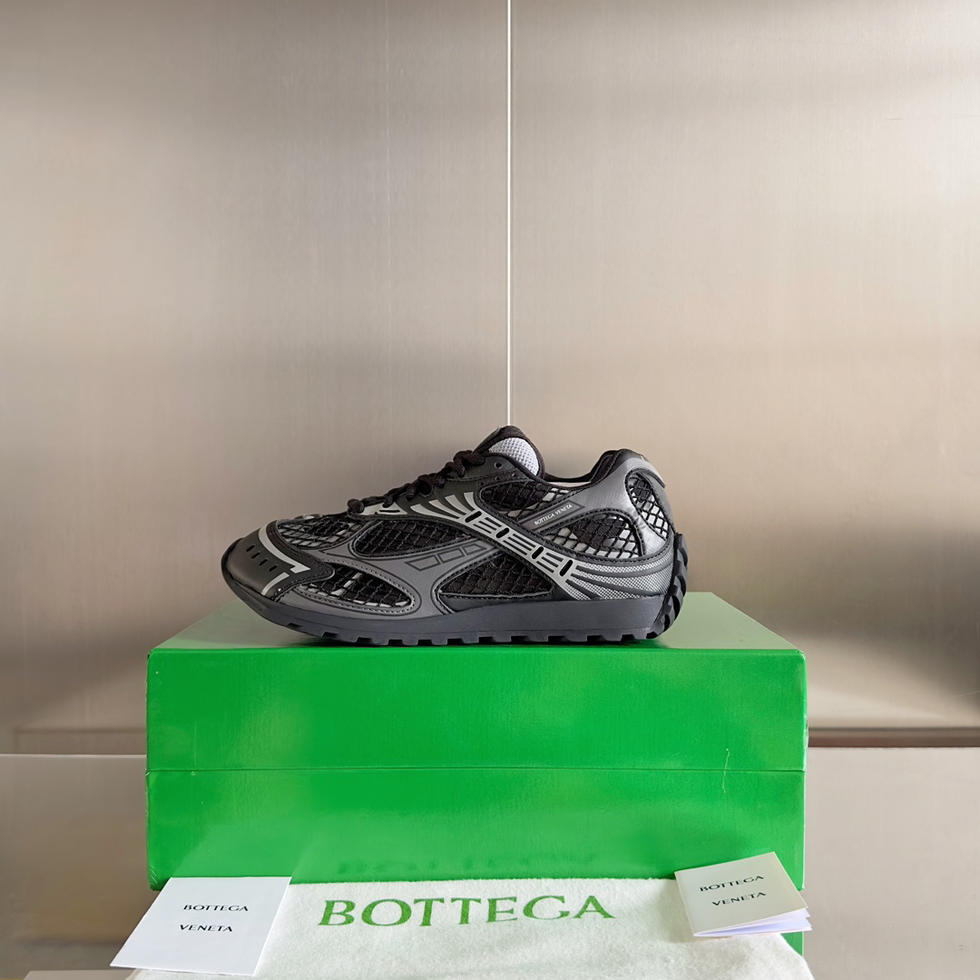 ボッテガ・ヴェネタ「Bottega Veneta」ボッテガ・ヴェネタ オービット スニーカー / ユニセックススポーツシューズ