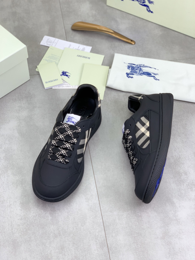 バーバリー「Burberry」バーバリー テラス スニーカー / レザースニーカー