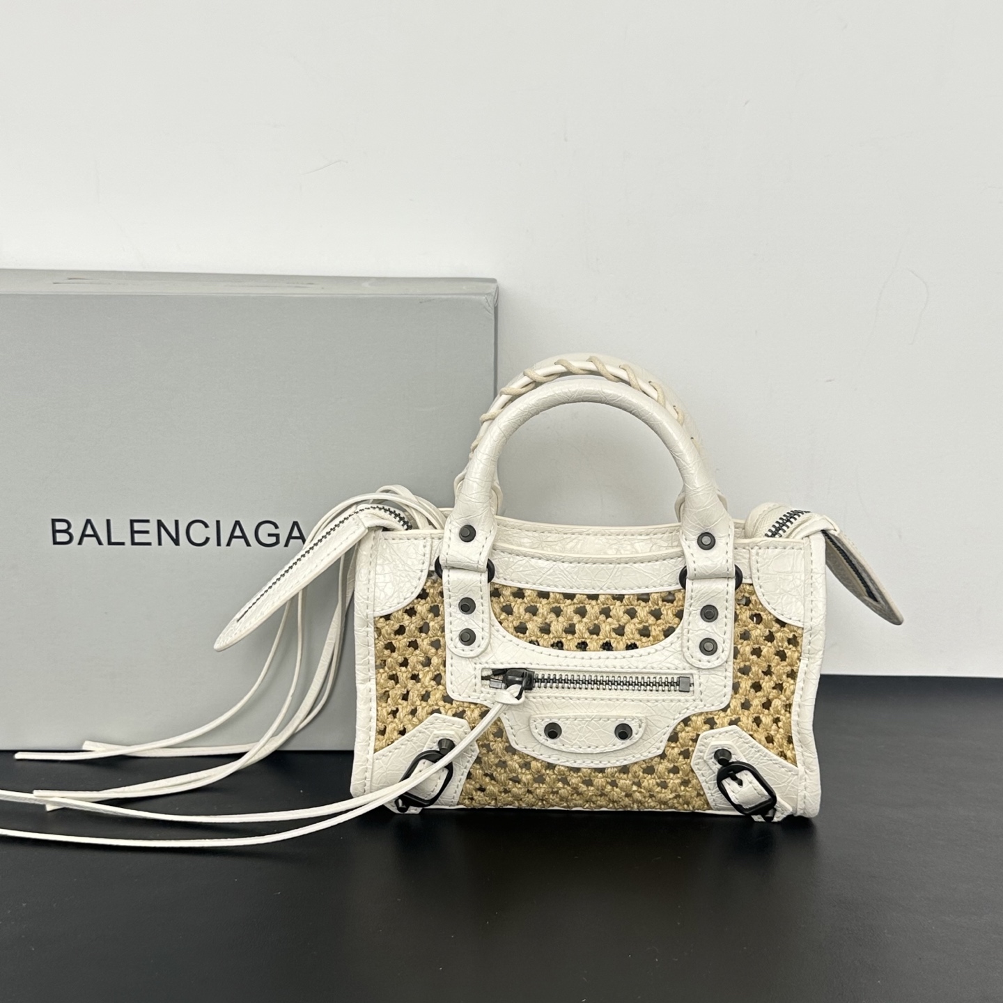 バレンシアガ「Balenciaga」バレンシアガ ラフィア ル・シティ ハンドバッグ / トートバッグ