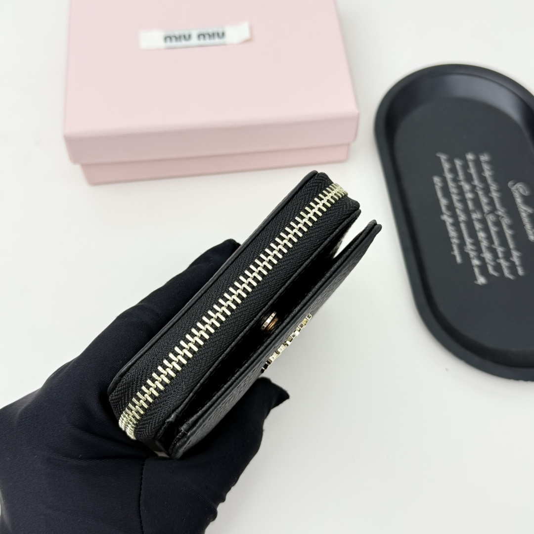 ミュウミュウ「Miu Miu」ミュウミュウ マテラッセ ラムスキン コンパクトバッグ 791 / ショルダーバッグ