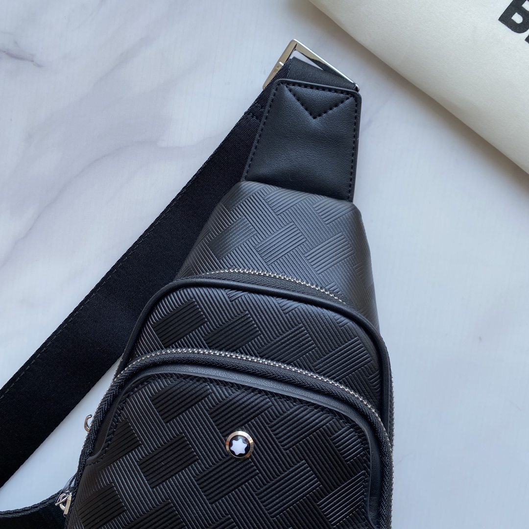モンブラン 「Montblanc」メンズレザーチェストバッグ / ショルダーバッグ
