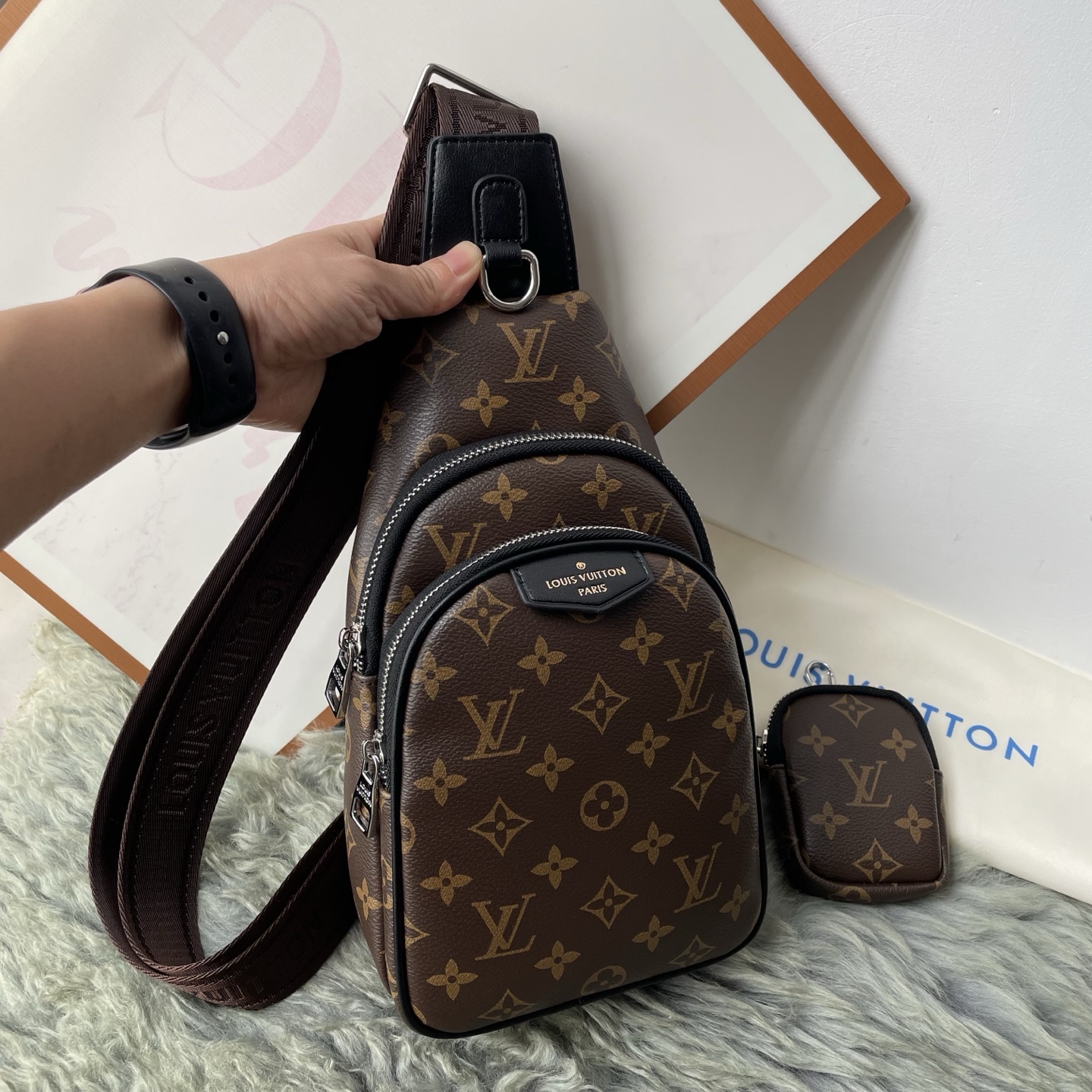 ルイ・ヴィトン「Louis Vuitton」ルイ・ヴィトン メンズ チェストバッグ / クロスボディバッグ
