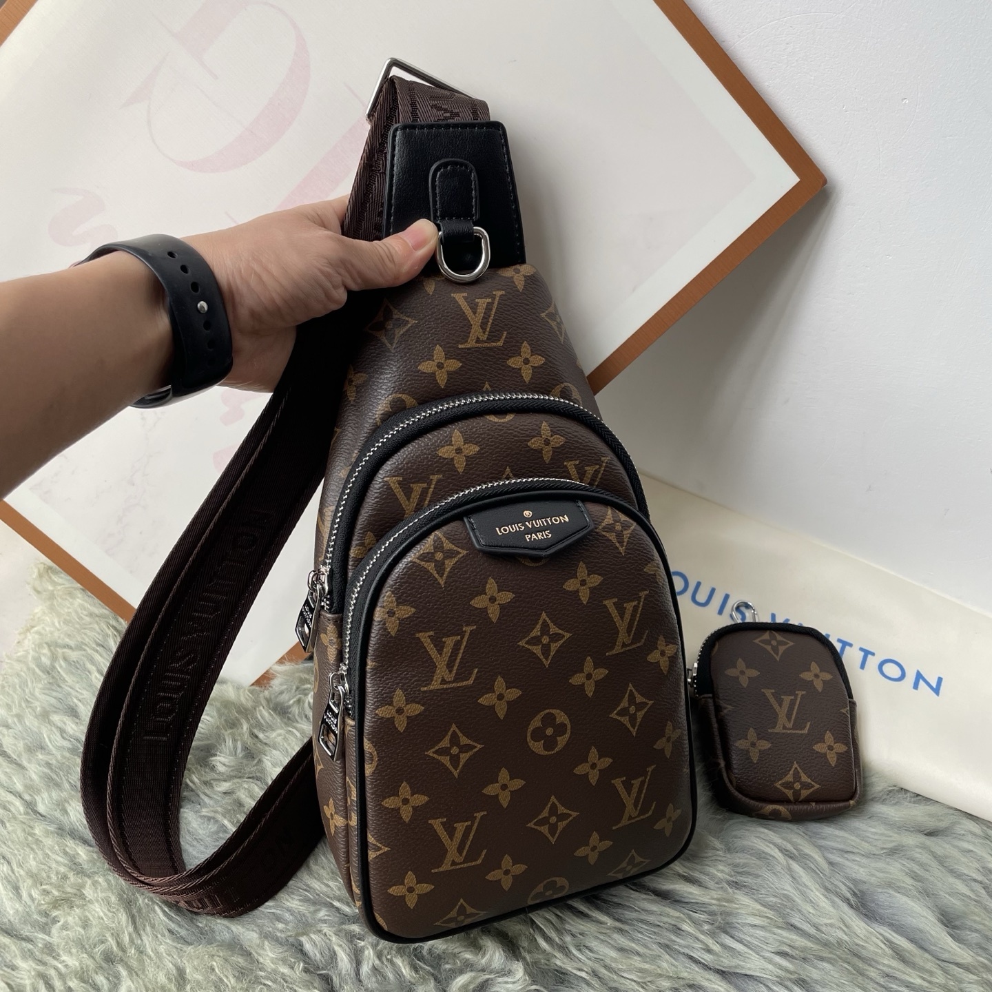 ルイ・ヴィトン「Louis Vuitton」ルイ・ヴィトン メンズ チェストバッグ / クロスボディバッグ