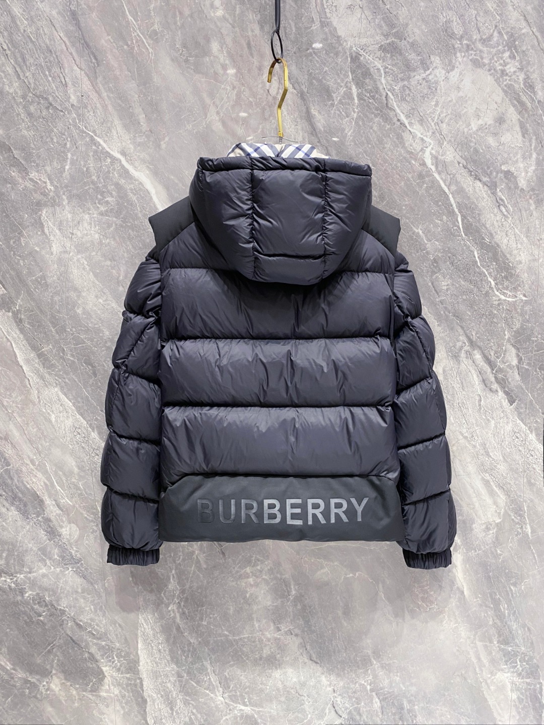 バーバリー「Burberry」秋冬着脱式袖＆フード付きダウンジャケット