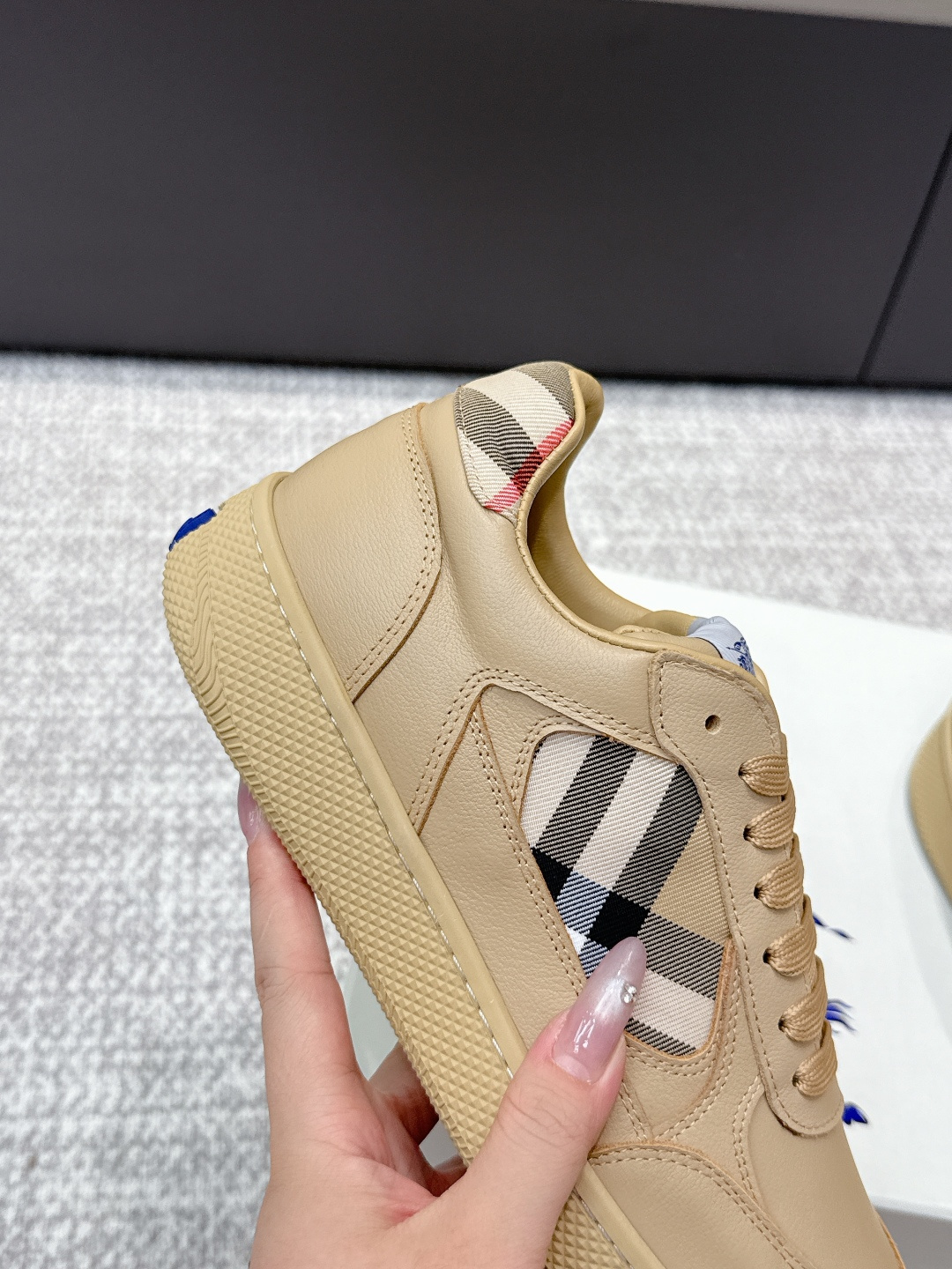 バーバリー「Burberry」バーバリー テラス スニーカー / レザースニーカー