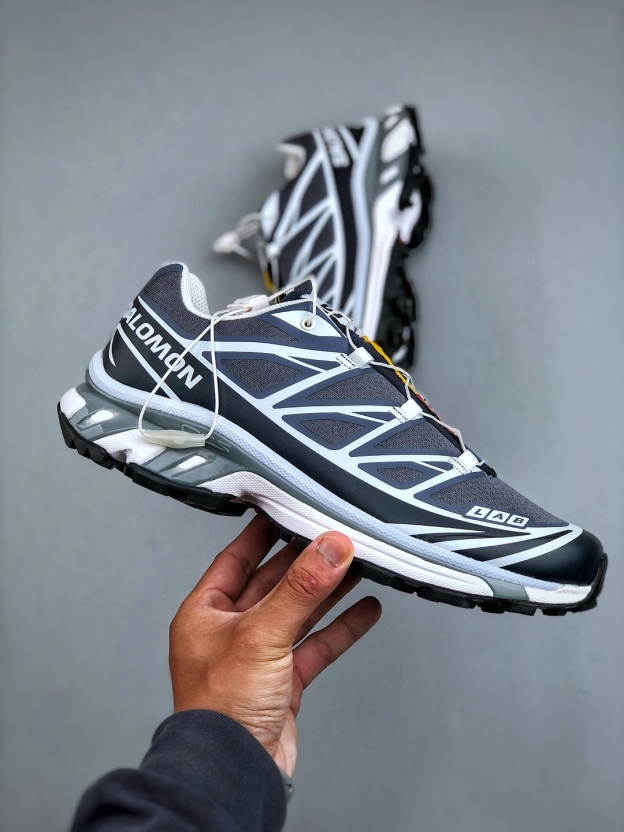 サロモン「SALOMON」XT-6 ユニセックス スポーツスタイルシューズ