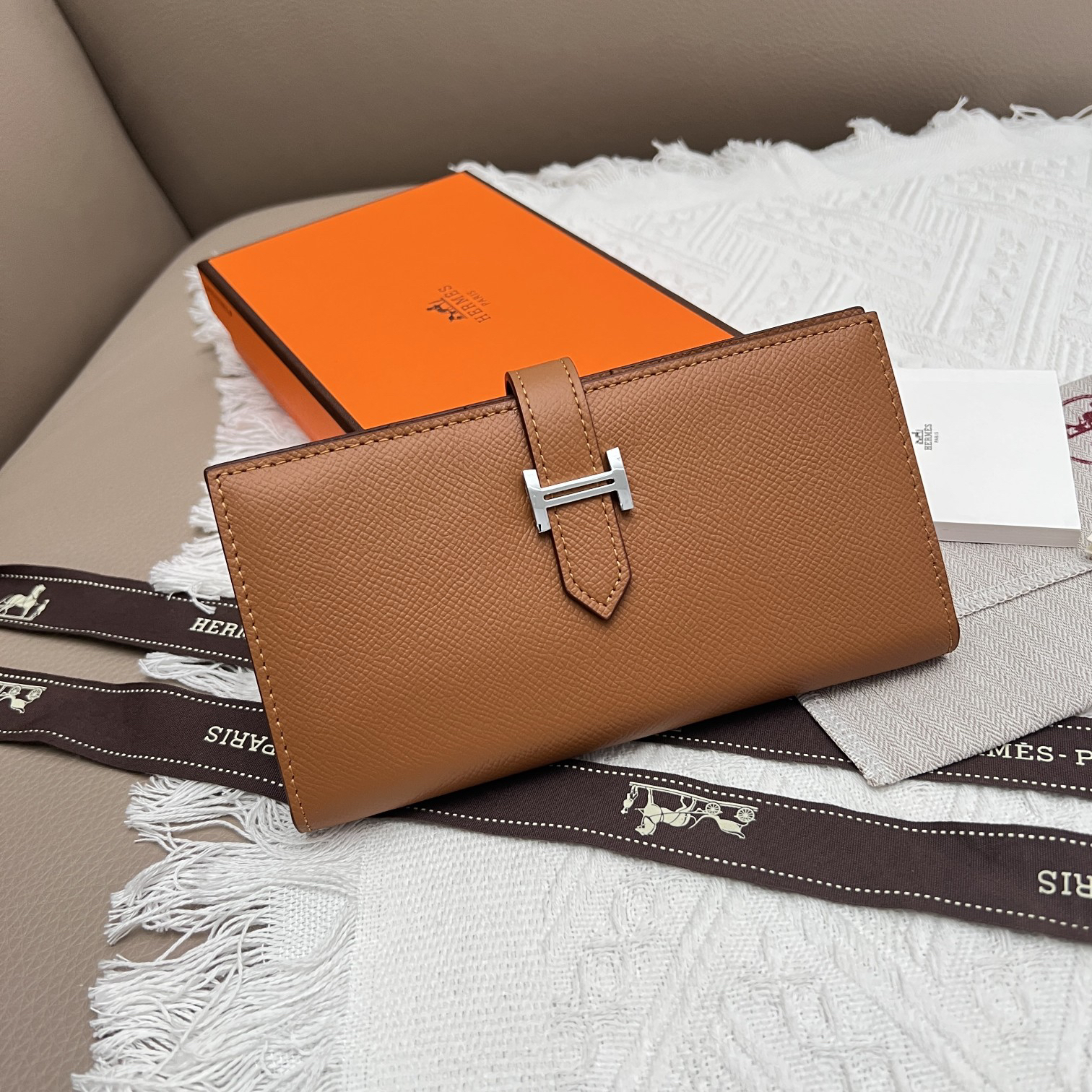 エルメス(Hermès) ベアン《H》のクラスプ開閉 長財布 6色