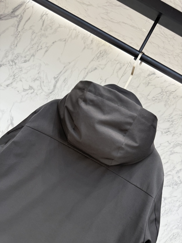 バーバリー「Burberry」秋冬フード付き防寒ダウンジャケット