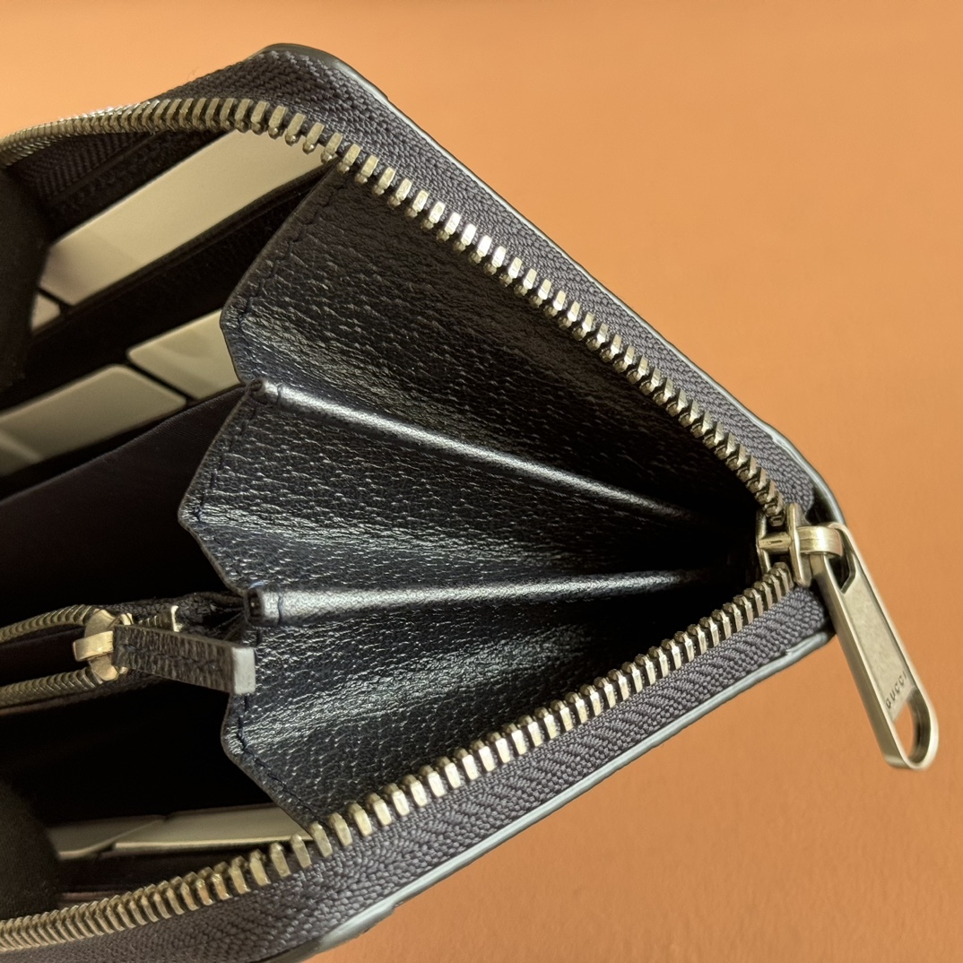 グッチ「Gucci」Ophidiaシリーズジッパーウォレット