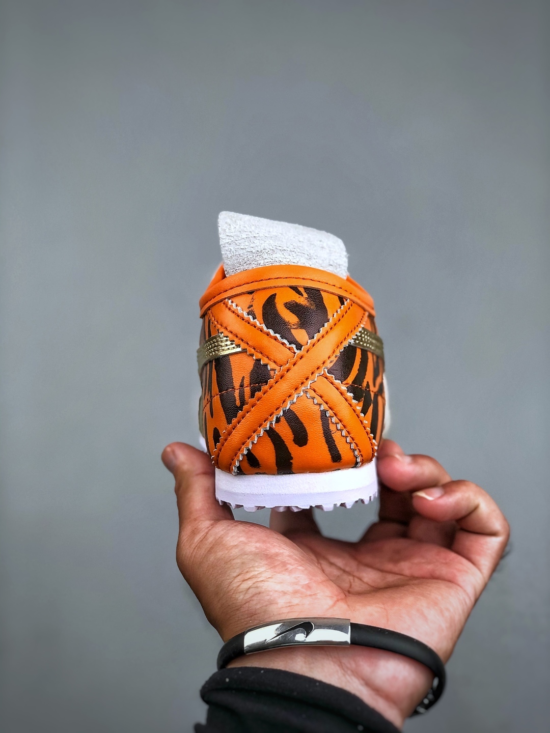 オニツカタイガー「Onitsuka Tiger」MEXICO 66 スリッポン スニーカー