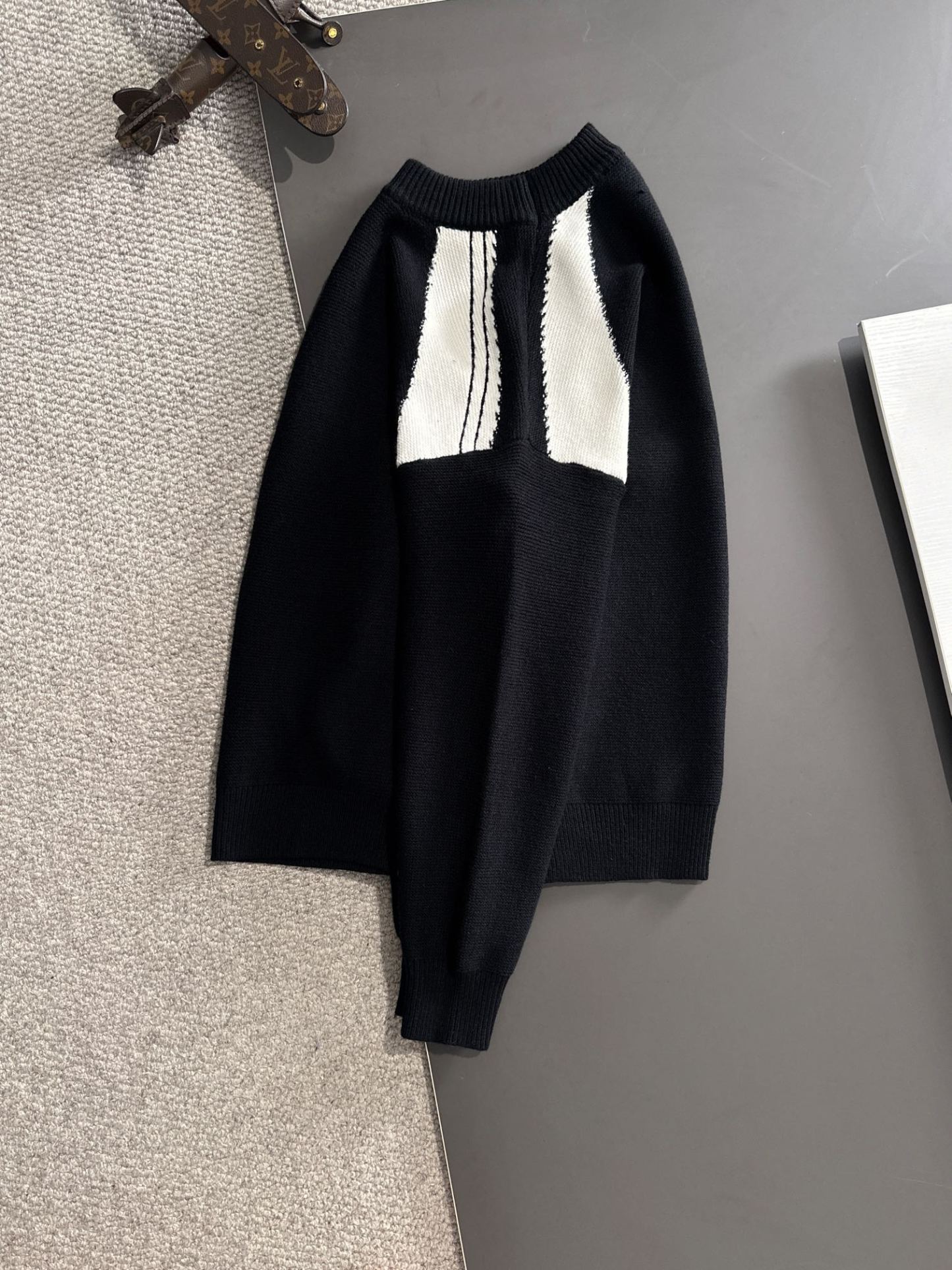 ディオール「Dior」秋冬新作ニットクルーネックセーター