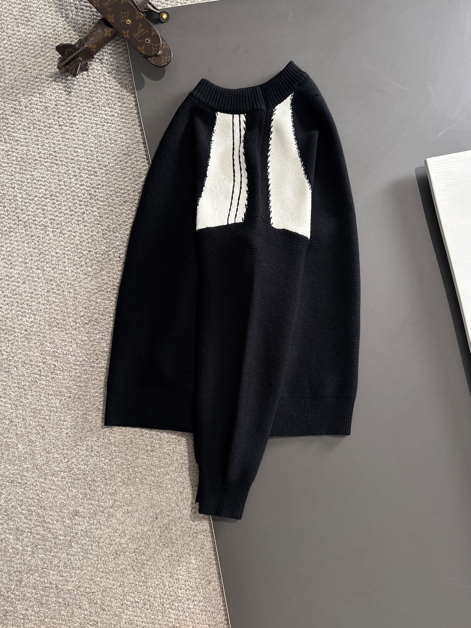 ディオール「Dior」秋冬新作ニットクルーネックセーター