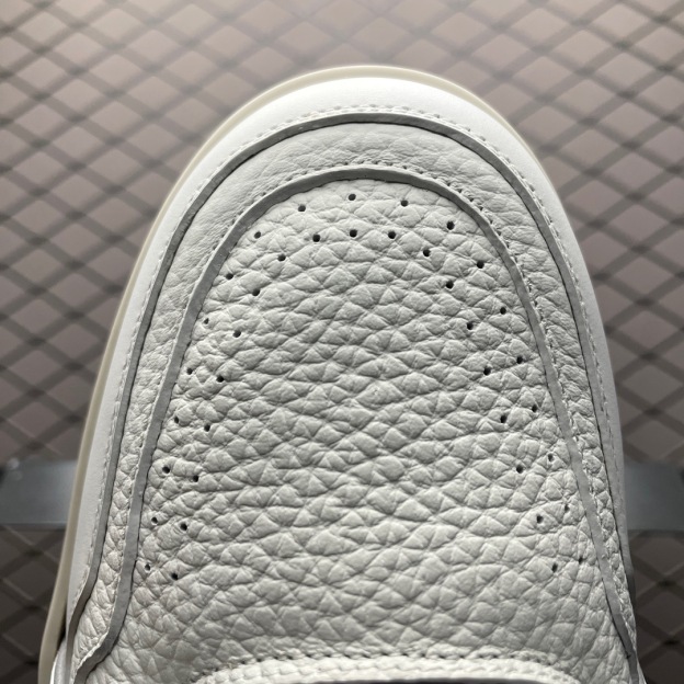 「コラボモデル」Louis Vuitton x Trainer ローカットスニーカー