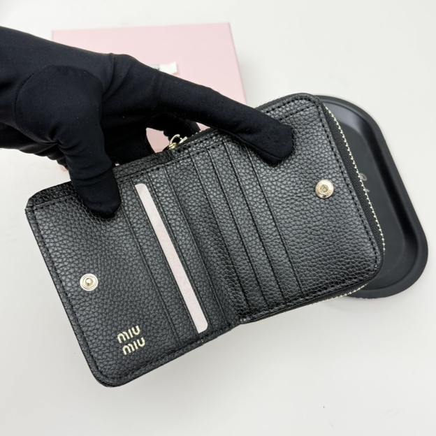 ミュウミュウ「Miu Miu」ミュウミュウ マテラッセ ラムスキン コンパクトバッグ 791 / ショルダーバッグ