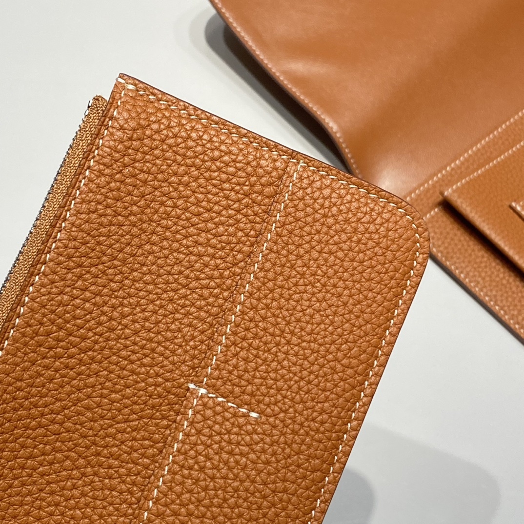 エルメス「Hermès」トゴ スキン ゴールデンブラウン パスポートケース