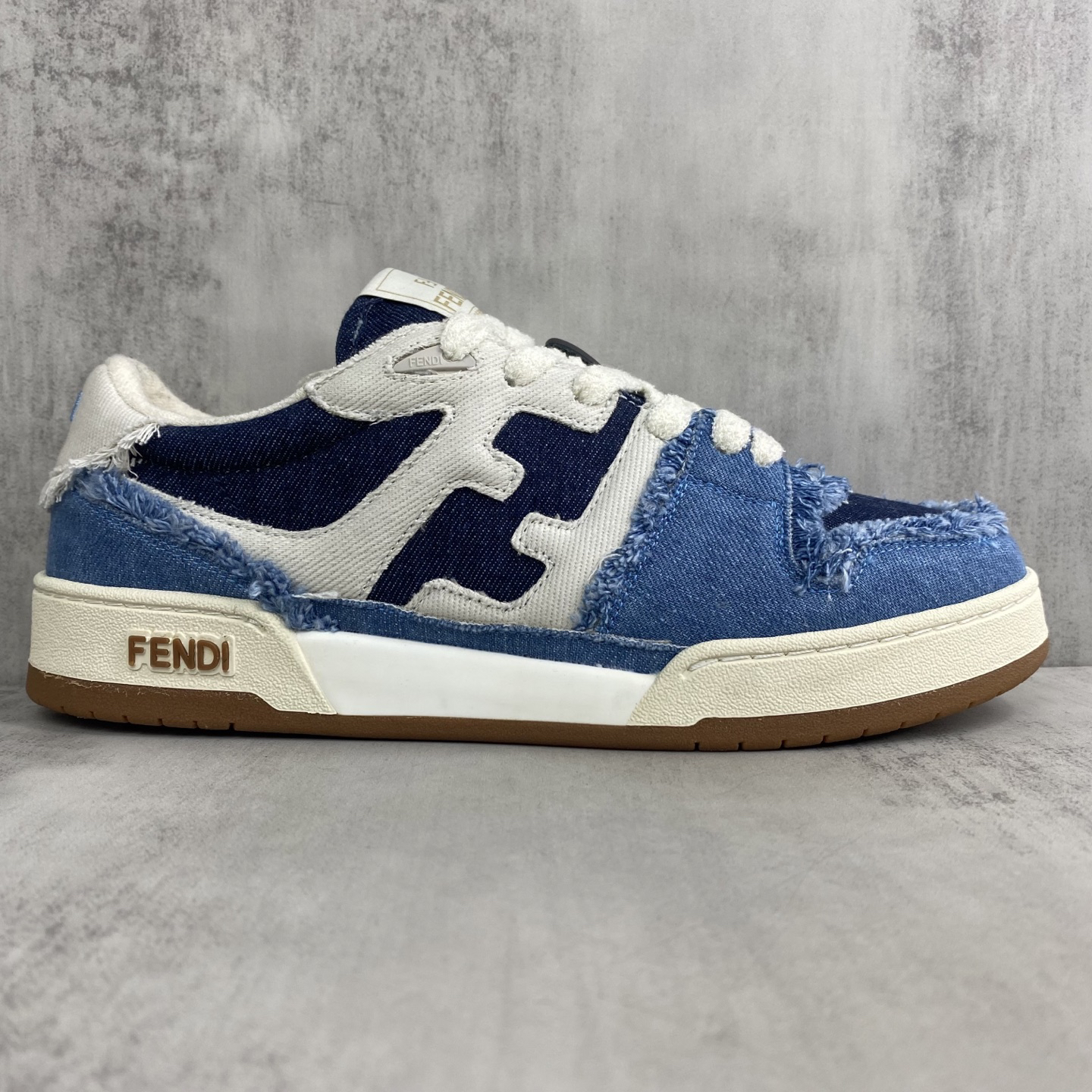 フェンディ「Fendi」フェンディ マッチ スニーカー / ユニセックスレザースニーカー