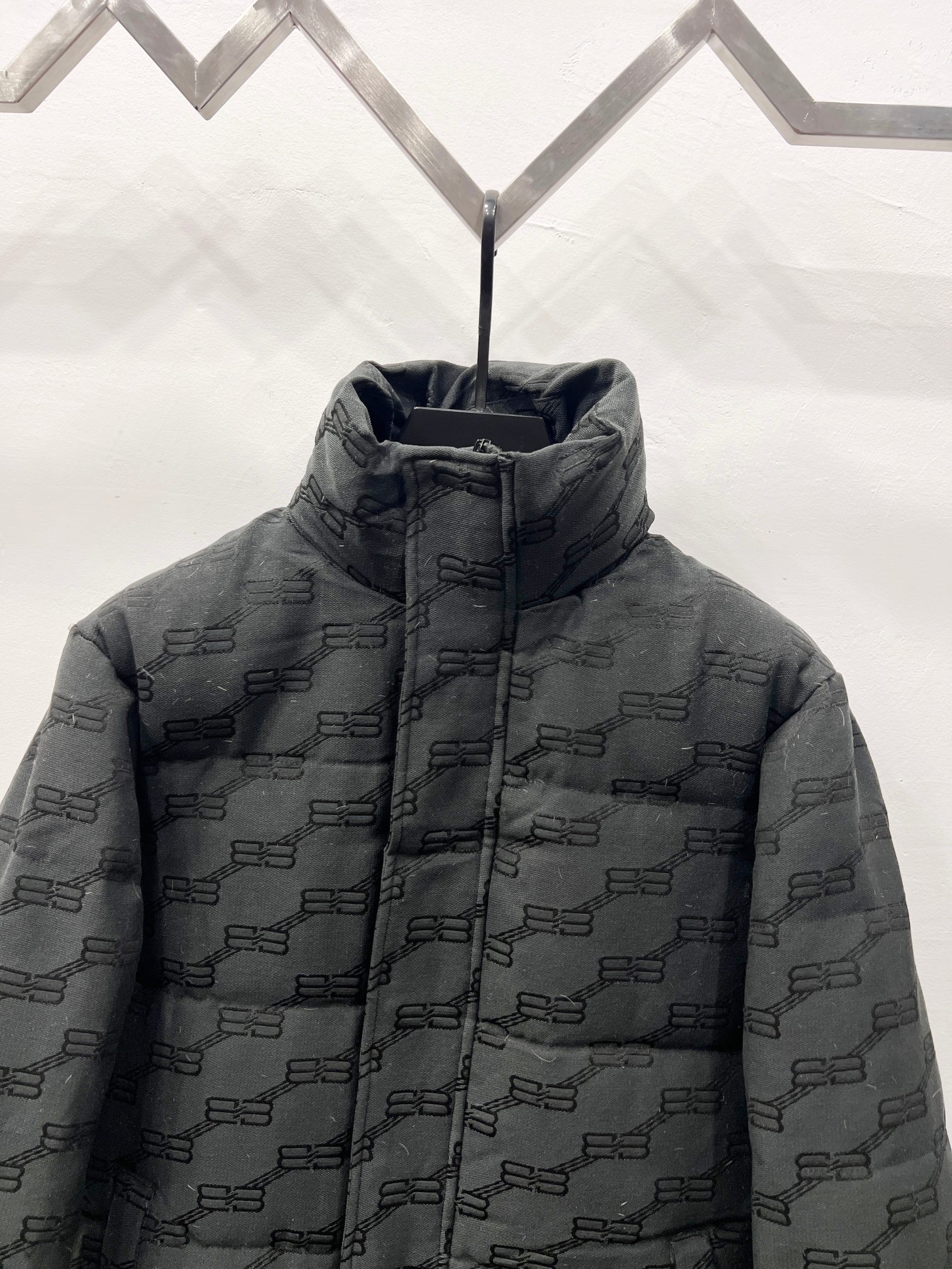 バレンシアガ「Balenciaga」‌軽奢華なジャカード柄個性ダウンジャケット 男女兼用