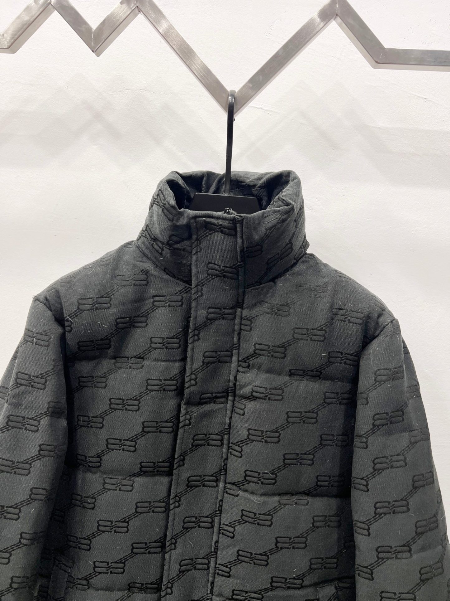 バレンシアガ「Balenciaga」‌軽奢華なジャカード柄個性ダウンジャケット 男女兼用