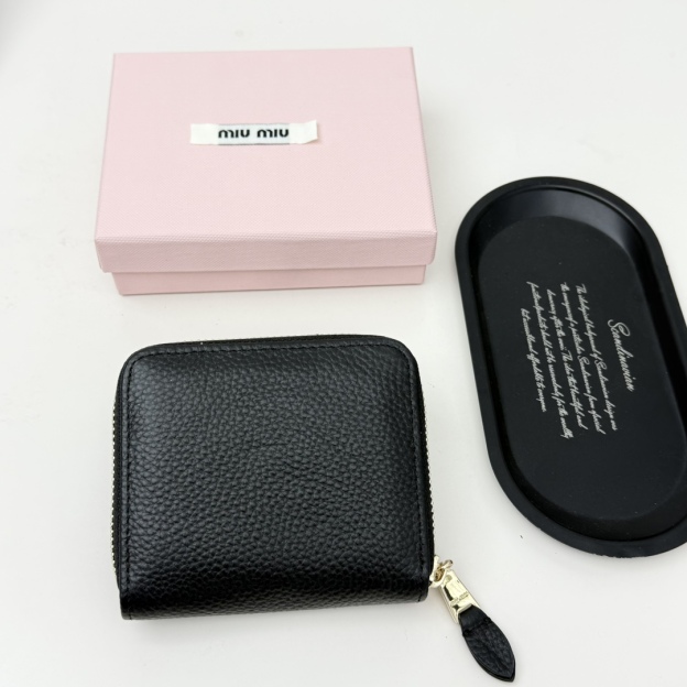 ミュウミュウ「Miu Miu」ミュウミュウ マテラッセ ラムスキン コンパクトバッグ 791 / ショルダーバッグ