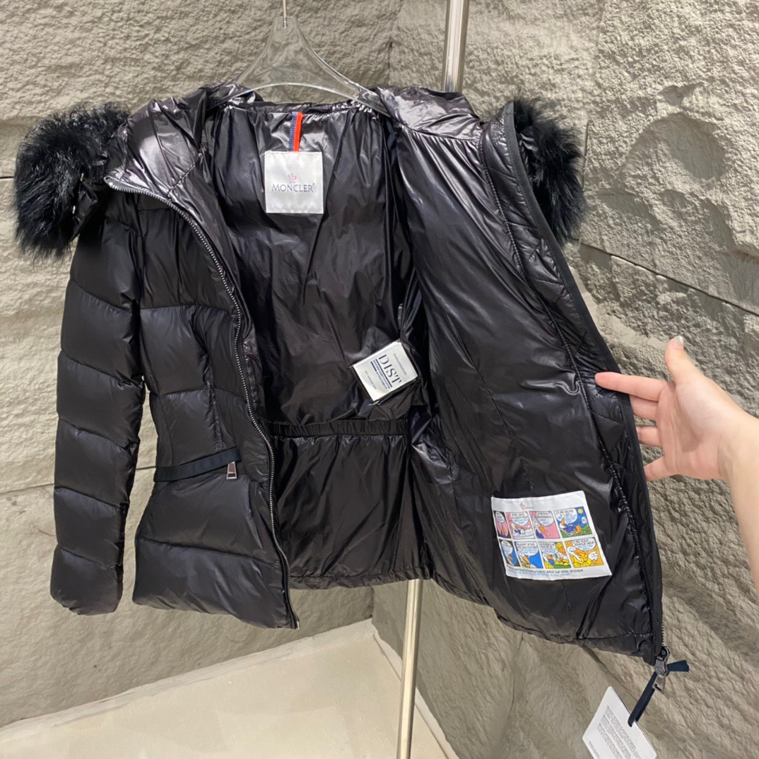 モンクレール Boed ファー付きレディースダウンジャケット