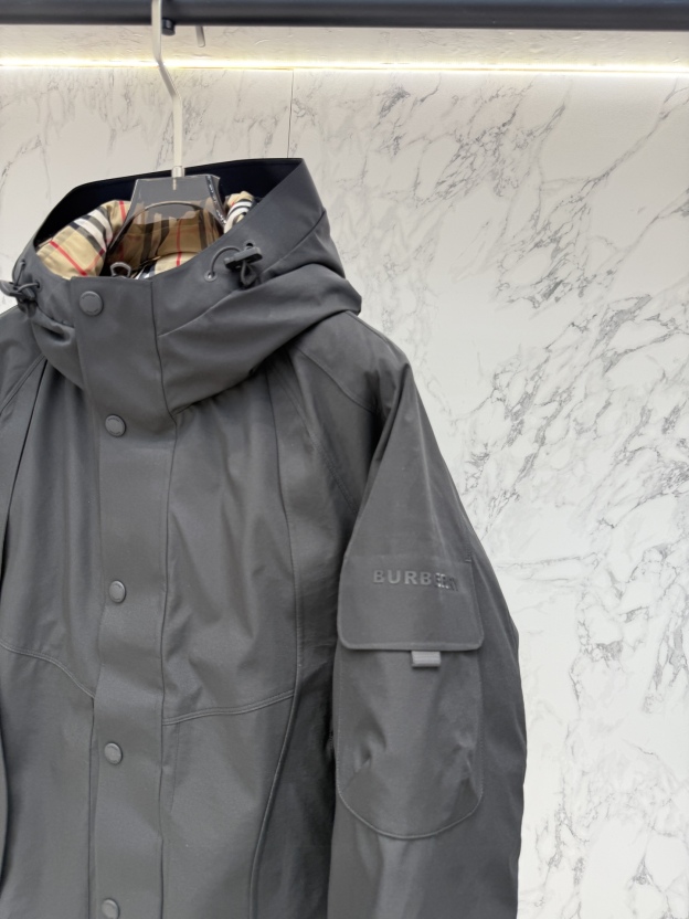 バーバリー「Burberry」スタイリッシュな保温ダウンフード