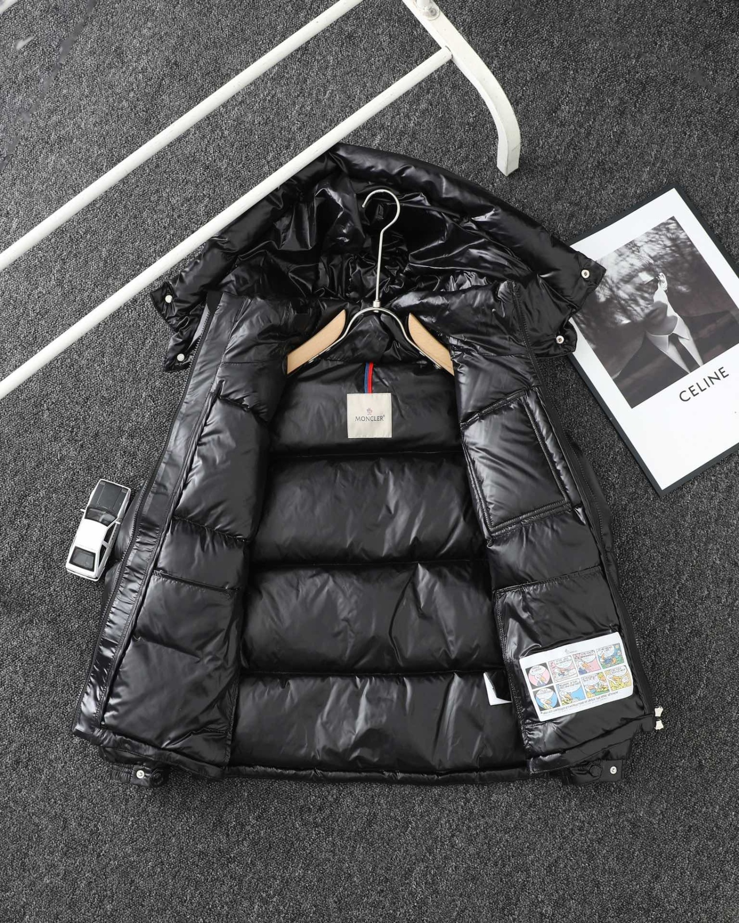 モンクレール メンズ 三色織りテープカラーストライプショートダウンジャケット