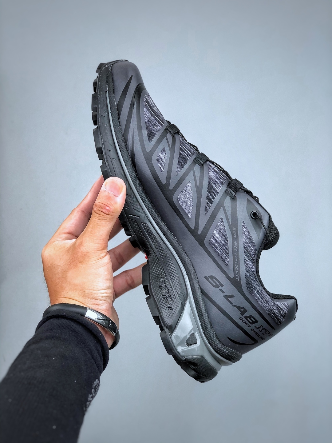 サロモン「SALOMON」XT-6 ユニセックス スポーツスタイルシューズ