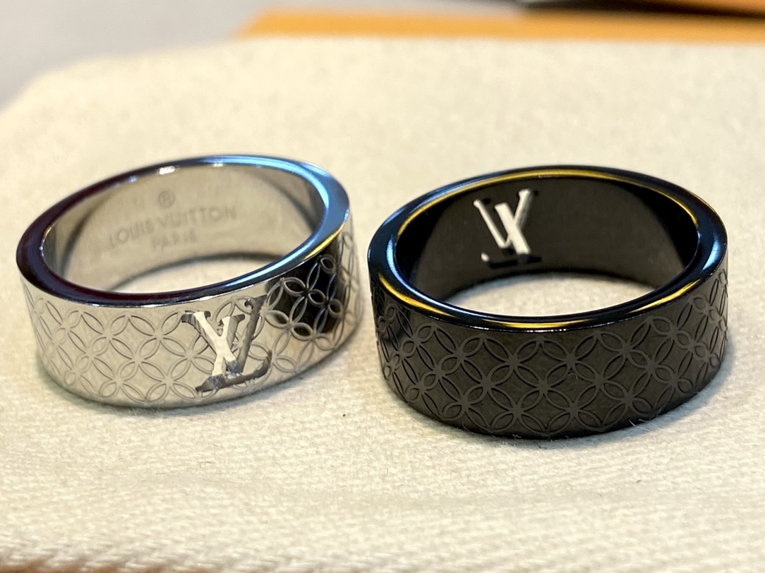 ルイ・ヴィトン「Louis Vuitton」モノグラム彫刻透かしリング