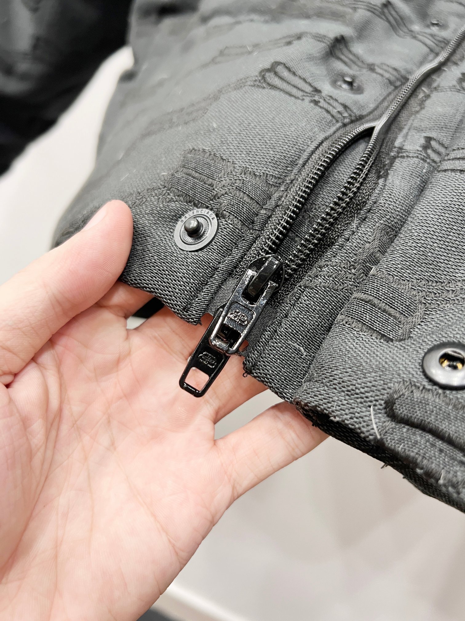 バレンシアガ「Balenciaga」‌軽奢華なジャカード柄個性ダウンジャケット 男女兼用