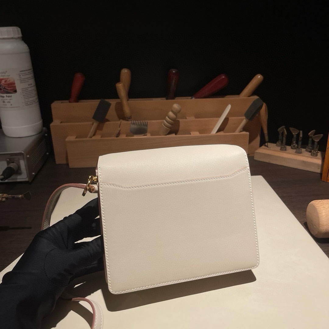 エルメス「Hermès」ルリス 19 ショルダーバッグ「Roulis Bag」-isetant