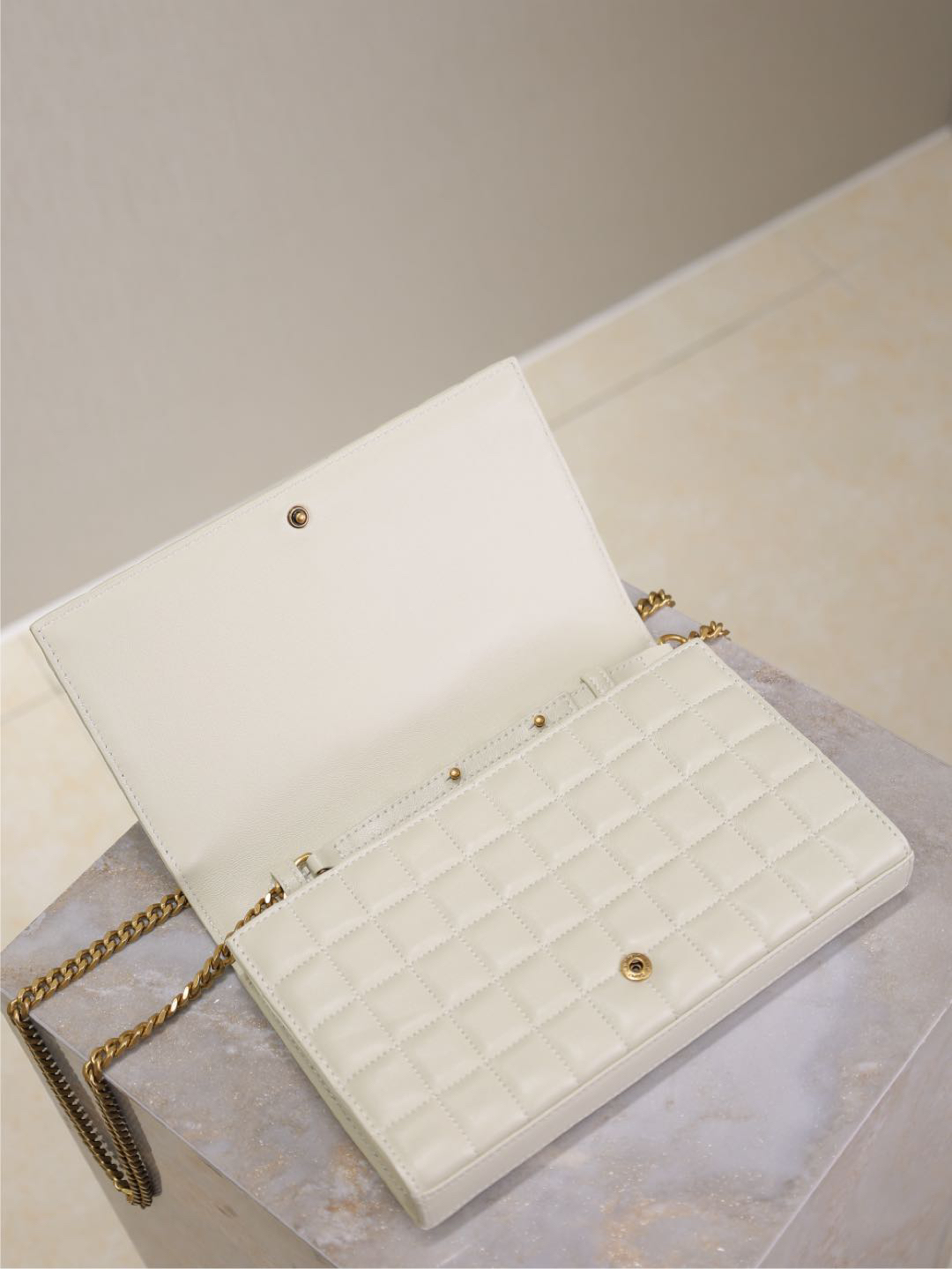2026サンローラン「SAINT LAURENT CASSANDRE チェーンウォレット（WOC）