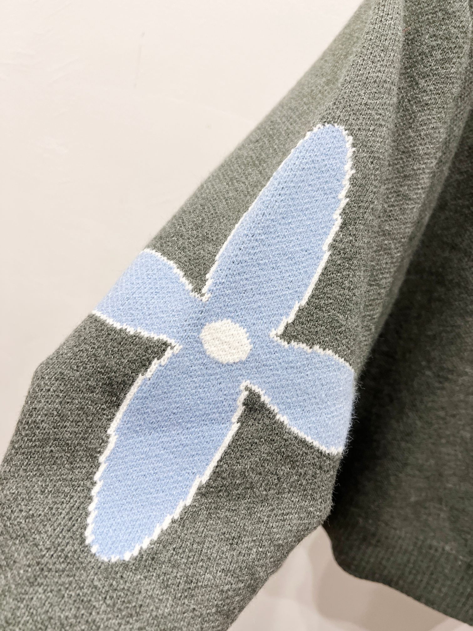 ルイ・ヴィトン「Louis Vuitton」クラシックジャージー編みウールプルオーバータートルネックセーター