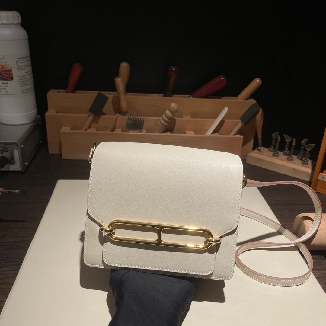 エルメス「Hermès」ルリス 19 ショルダーバッグ「Roulis Bag」-isetant