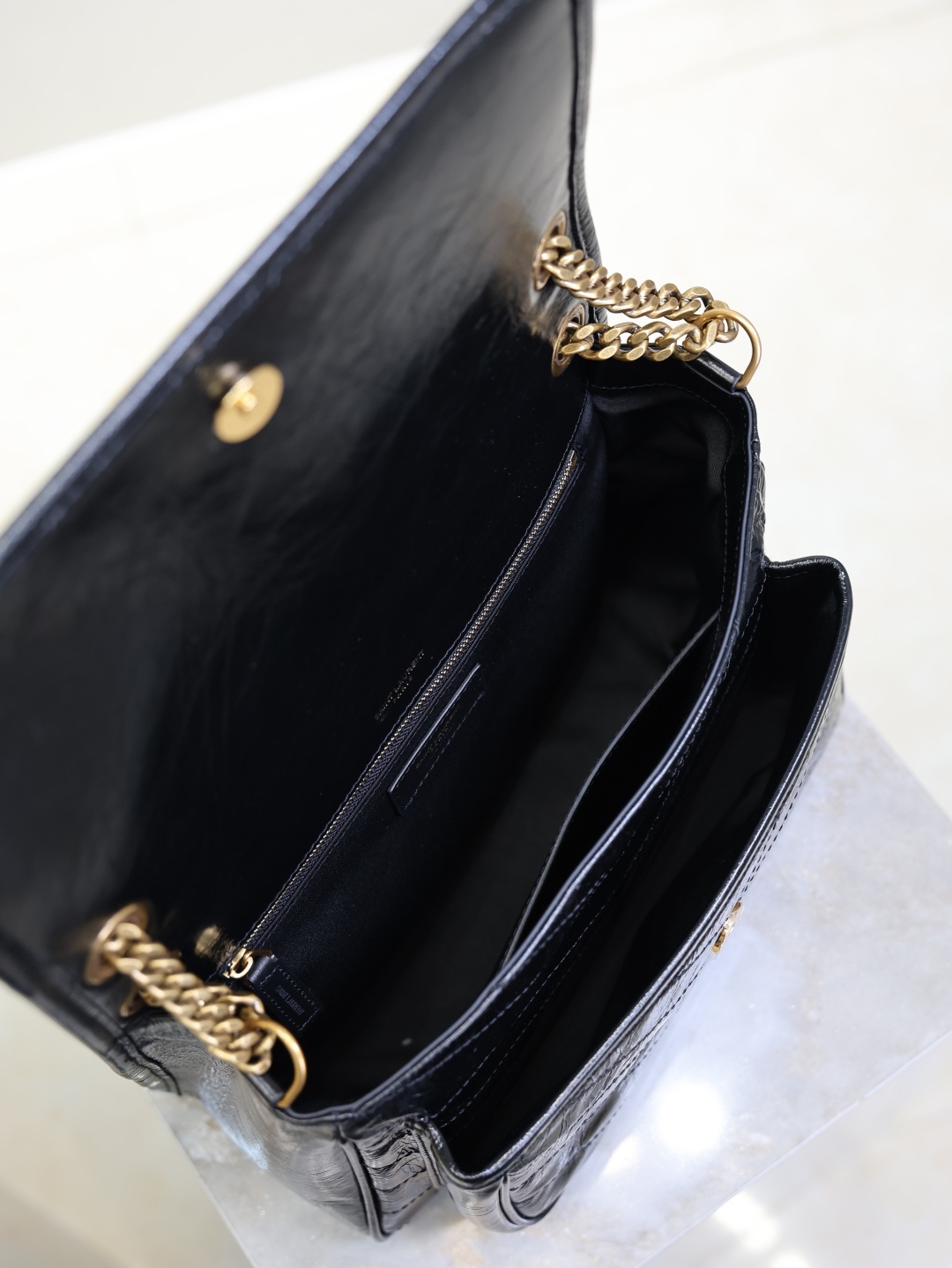 2026サンローラン「Saint Laurent NIKI ミディアム ヴィンテージクリンクルレザー チェーンショルダーバッグ