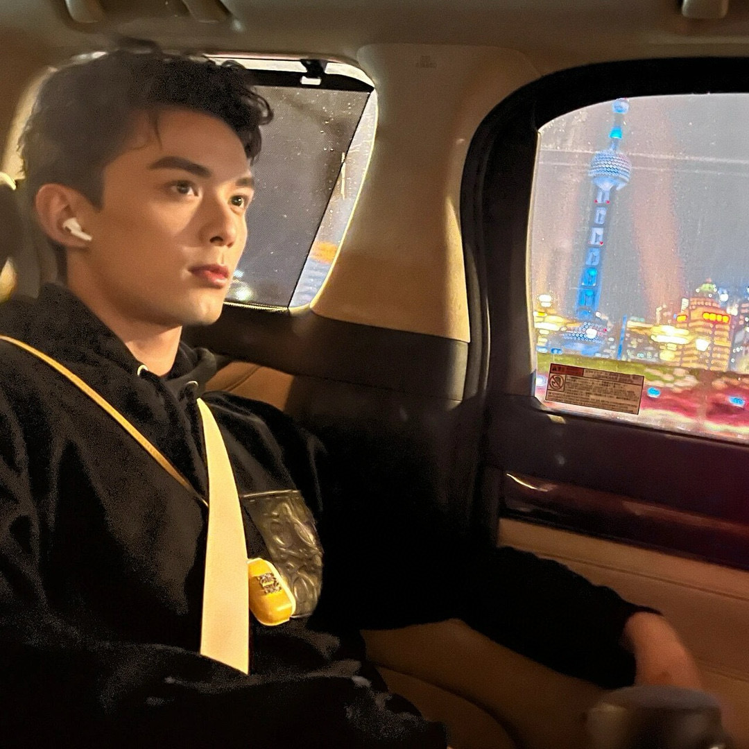 【ワンフォーワン】ロエベ Loewe Anagram フード付きスウェット-isetant