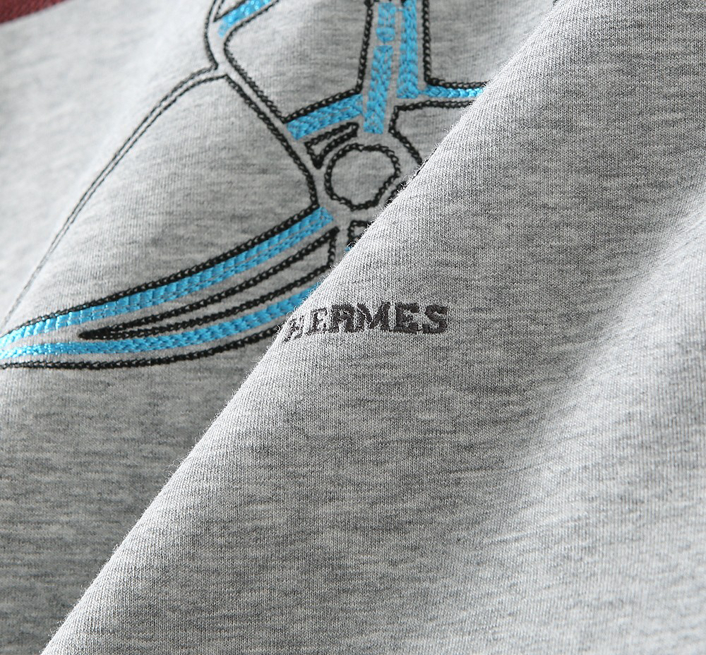 エルメス「Hermès」クラシックラウンドネックプルオーバーフーディ