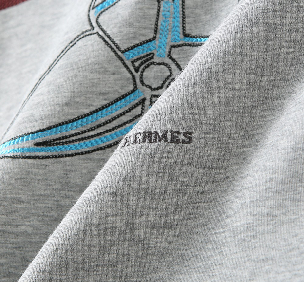 エルメス「Hermès」クラシックラウンドネックプルオーバーフーディ