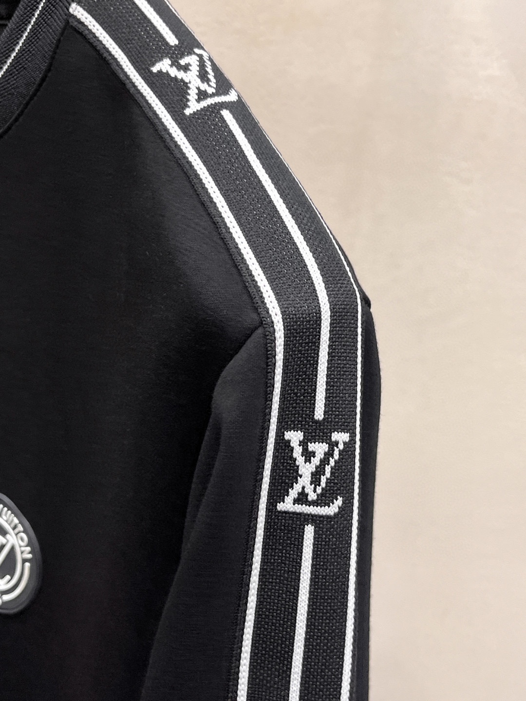 ルイ・ヴィトン「Louis Vuitton」秋冬プルオーバーフーディーセット